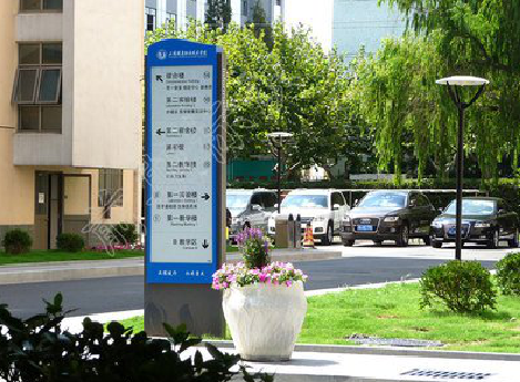 巴中哪些因素影响宣传栏的制作？